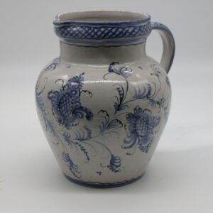 Vase (Krug) mit großem blauen Blütenmuster