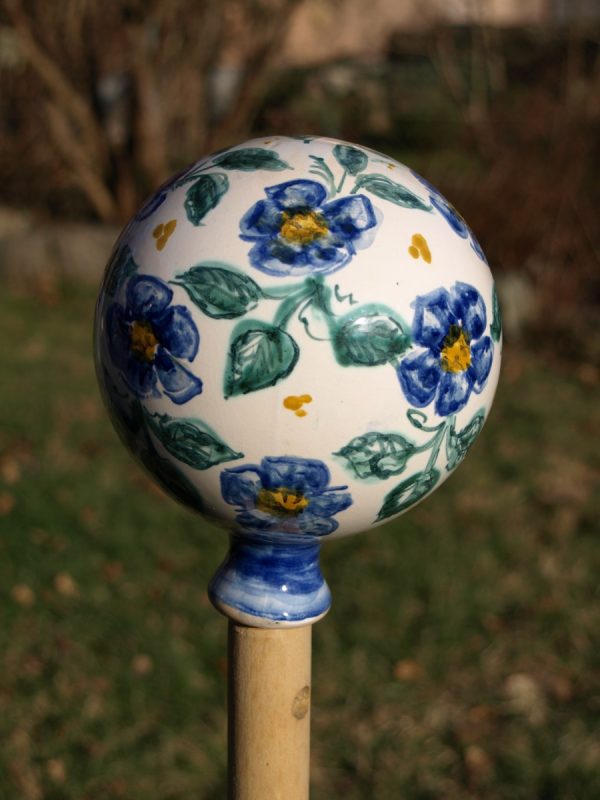 Rosenkugel blaue Blume