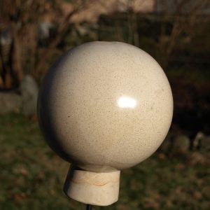 Gartenkugel beige